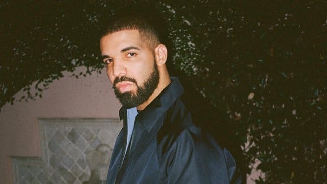 Drake élu artiste de la décennie, il succède à Mariah Carey et Eminem