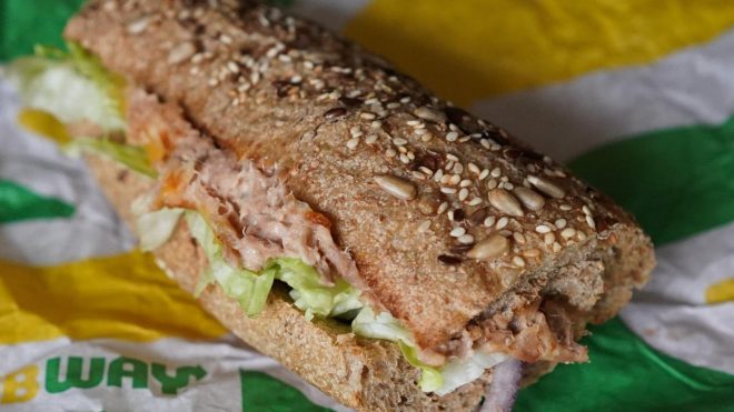 Les sandwichs au thon de Subway ne contiendraient pas de thon