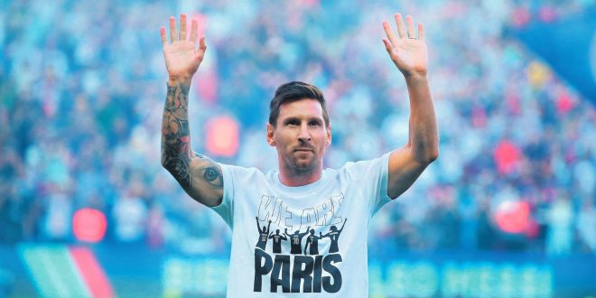 Lionel Messi reçoit un standing ovation lors de sa présentation, Kylian Mbappé hué