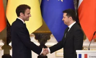 Volodymyr Zelensky aimerait que la France fournisse plus d'armes aux ukrainiens