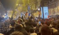 Malgré la défaite du Maroc, les supporters ont célébré la victoire des Bleus sur les Champs Elysées
