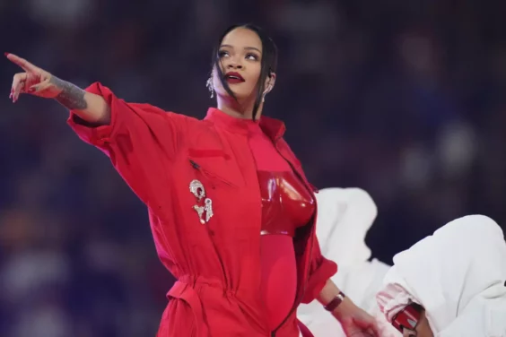 Rihanna : les retombées financières de son passage au Superbowl sont impressionnantes